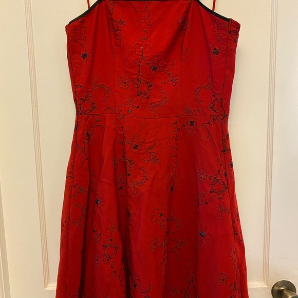 Stepping Out Red w/Black Embroidery & Sequins Party A-Line Dress M - Picture 2 of 8